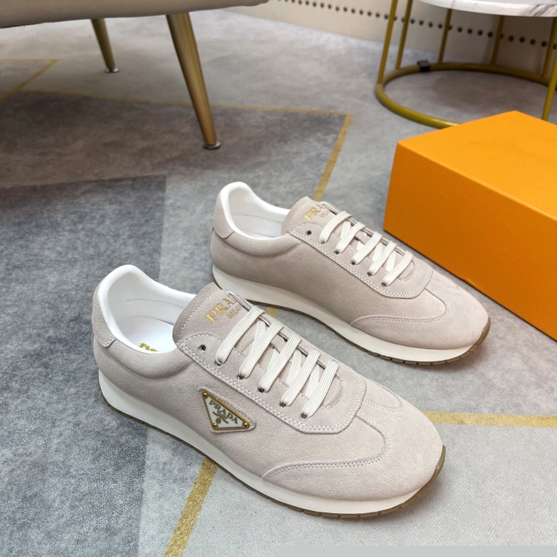 Pra*a casual shoes
